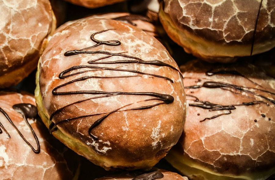 Fat Thursday is tomorrow! Will you fry donuts? (en) MPT Stanro